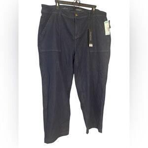 Liverpool Straight-Leg Women's Jeans in Navy